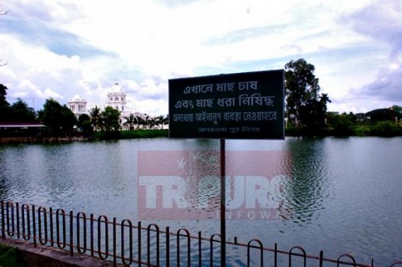 Massive corruption under AMC in 2015-16 : AMC held cleanliness drive for â€˜show-offâ€™ at Durga Bari Lake  